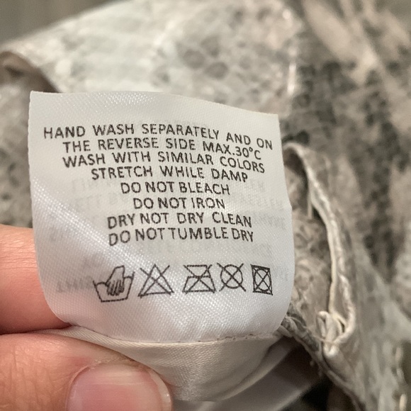 Song of style snake shorts Amora Shorts - Picture 7 of 9